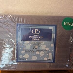 Plazatex Embossed Stripe King Sheet Set